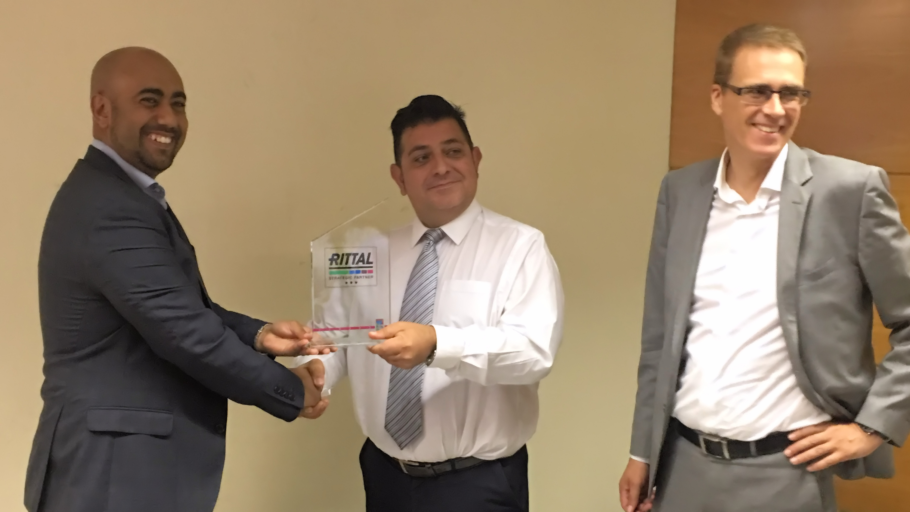 Entrega placa Rittal Strategic Partner - ABAST